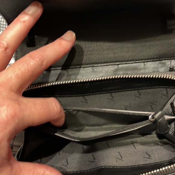 😍3 for $20 Vera wang wallet - Picture 4 of 11